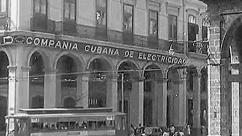 ¿Te Creíste Que Te Ibamos a Dejar Sin Luz? Piden $800 Millones a la Unión Eléctrica de Cuba