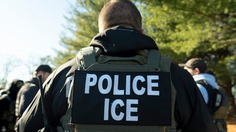 Fallo Histórico en EE.UU. Abre Puertas a Libertad Condicional para Cubanos Detenidos por ICE