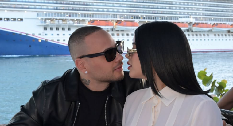 Jacob Forever celebra a su novia Roxana Rivero en redes