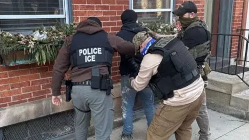 ¿Y los otros 928? ICE se inventa redada gigante y se lleva a más de mil en EEUU