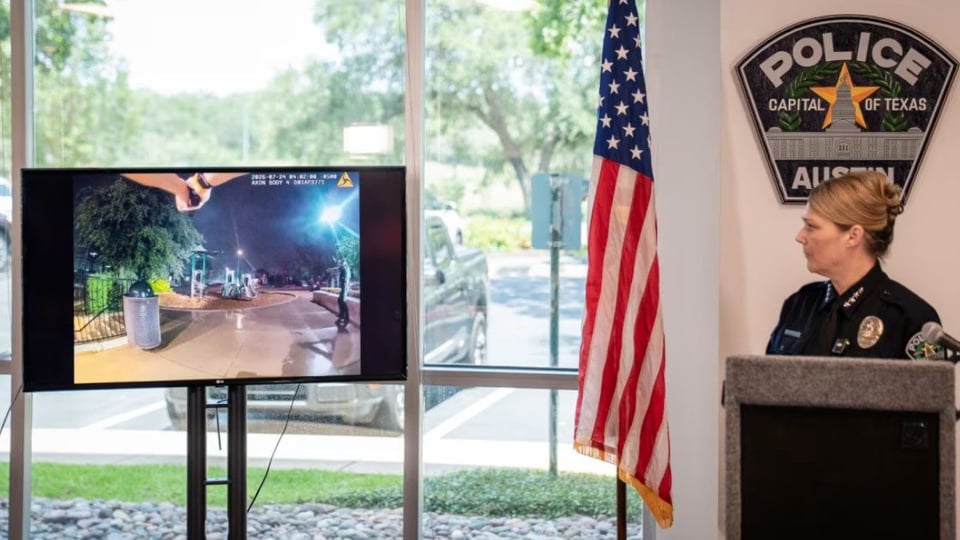 ¿Se suicidó el adolescente baleado por la Policía de Texas con una botella de agua en la mano?