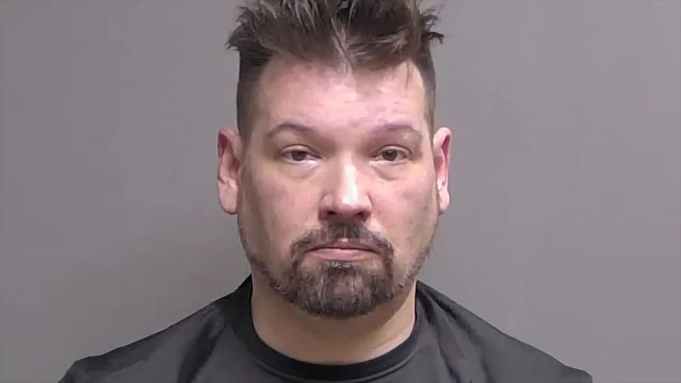 ¿Qué Lío con el Demócrata que se Creyó el Vengador en Florida?