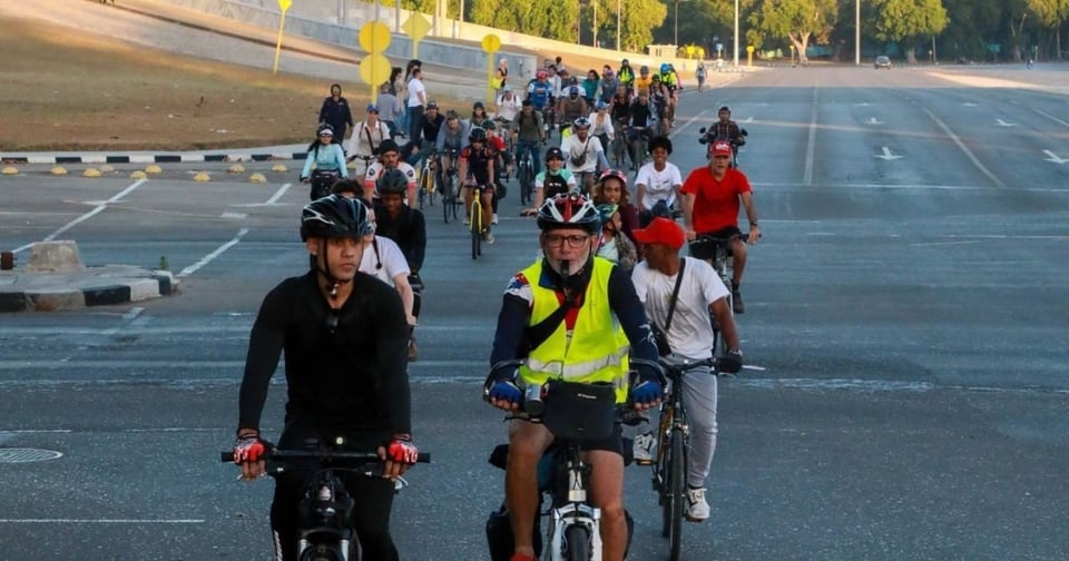 ¿Bicicletada por Raúl mientras se va la luz? La UJC celebra en Cienfuegos entre apagones