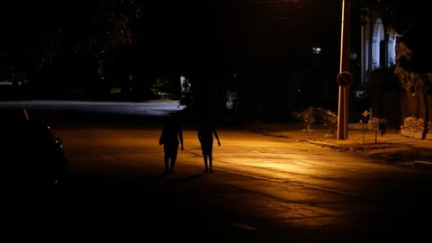 Cuba's Western Provinces Plunged into Darkness by Major Electrical Grid Failure