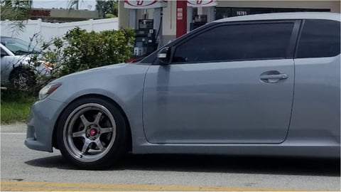 Demoras y Pérdidas: Clientes de Miami Sufren Retrasos en Envíos de Autos a Cuba