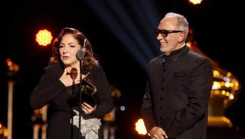 ¡Los Estefan, con más años que la cuña, se llevaron otro Grammy pa' la casa!