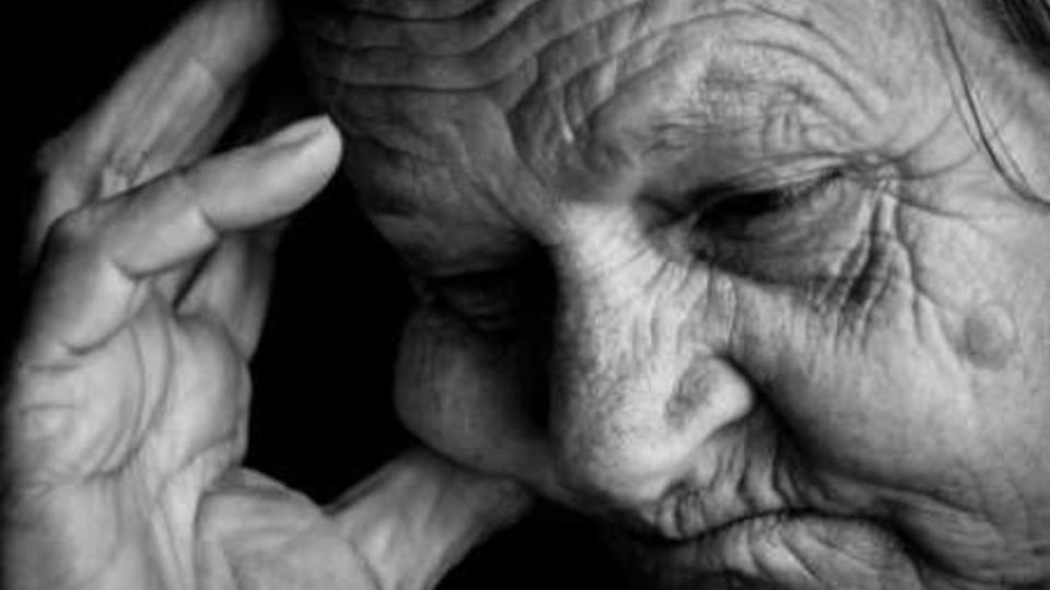Alzheimer Avanza en Cuba: Familias Luchan Solas Contra la Enfermedad