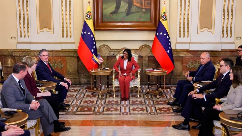 EE.UU. y Venezuela Restablecen Relaciones Diplomáticas Tras la Captura de Maduro