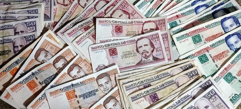¡El Peso Cubano en Picada! ¿Y el Banco Central Ahora Sí Se Acuerda de Mirar la Calle?