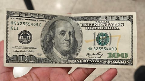 Hombre detenido en Matanzas por usar billetes falsos de 100 dólares