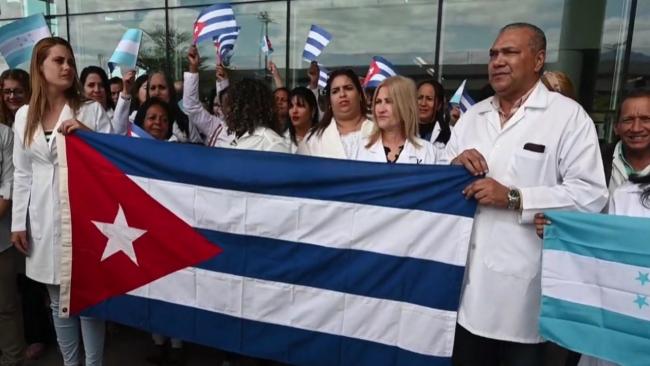 ¿Y ahora quién curará a los dominicanos? Cuba cambia las reglas del juego con sus médicos