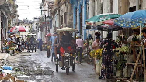 ¡Cuidado, compa! Las reformas económicas de Cuba desatan chaparrón de críticas 'de izquierda'