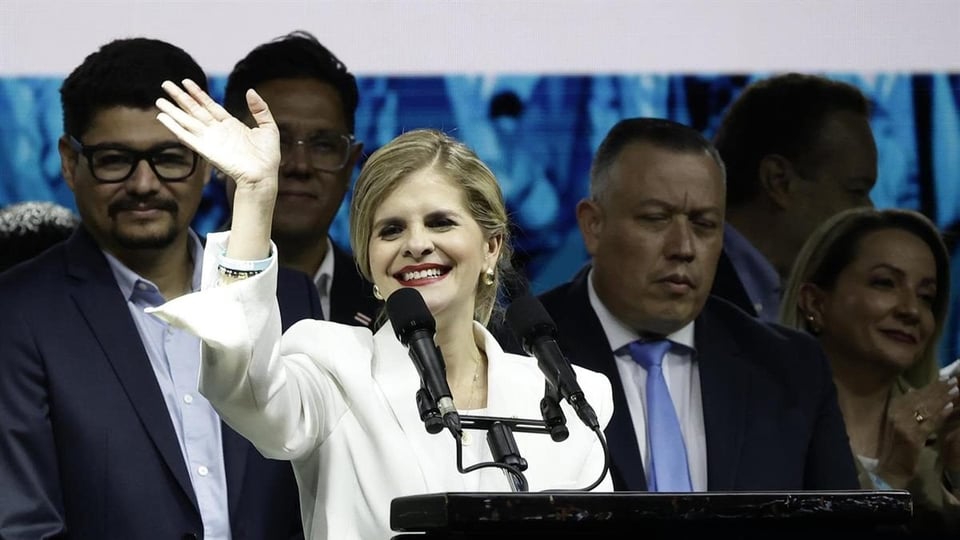 ¡Costa Rica votó con la chancleta! ¡Laura Fernández viene con mano dura y prisión de las grandes!