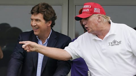 Trump enoja a Carlson y aliados de MAGA por desacuerdo económico