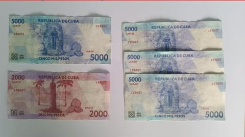 Detienen a seis personas en Manzanillo con miles de pesos falsos