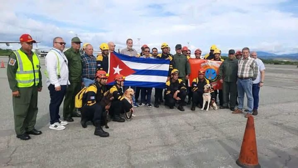 Cuba envía rescatistas a Venezuela tras fuertes sismos
