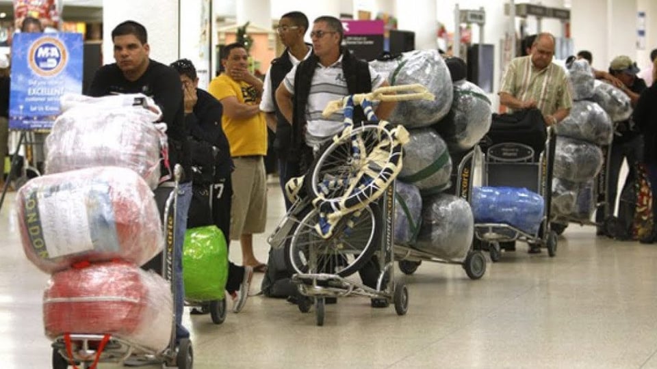 Guía Fresca: Cómo Enviar Paquetes y Dinero a Cuba Sin Dramas