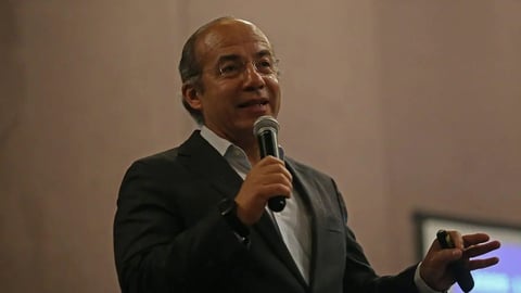 Felipe Calderón: México enfrenta riesgos similares a Venezuela