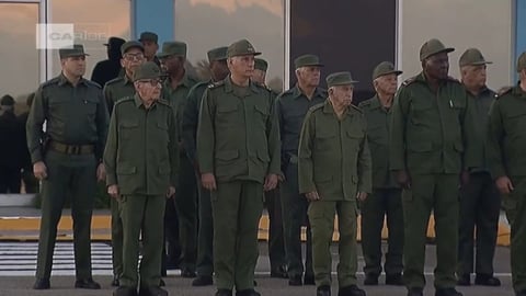 El Simbolismo del Uniforme en el Adiós Cubano a Militares Caídos en Venezuela