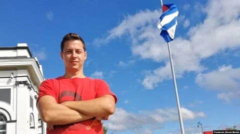 EE.UU. investiga a diplomático cubano por posible influencia extranjera