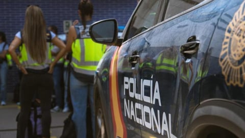Cubano Arrestado en España con Casi Mil Habanos Ocultos