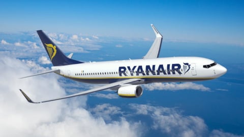 ¡Milagro en el Aire! Pasajero Queda Semi-Expulsado de Avión de Ryanair Tras Rotura de Ventanilla