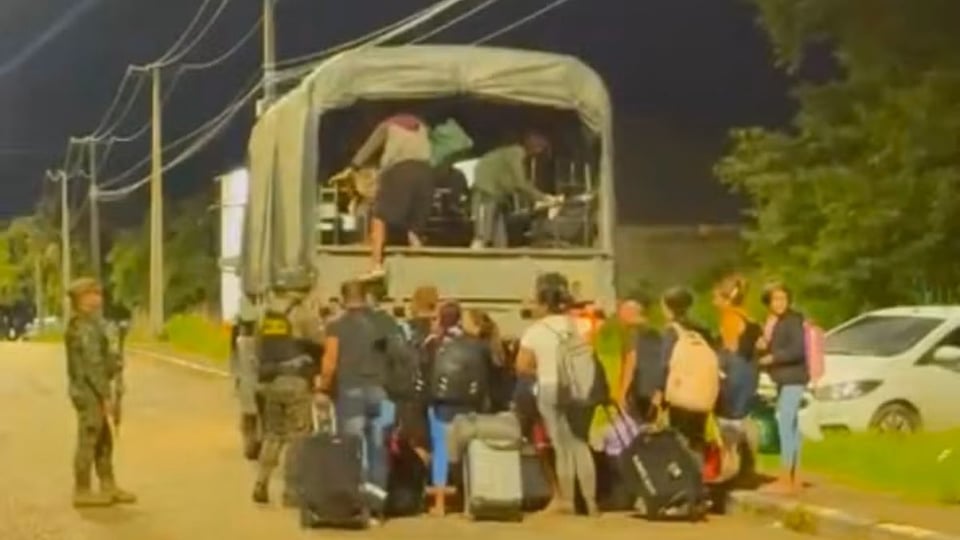 ¿Te Pones Pal Resto? ¡Cubanos se las ven negras cruzando selvas y los dejan botados!