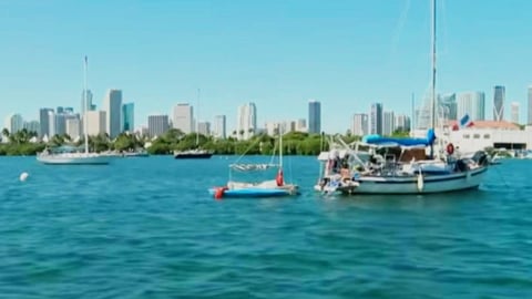 Trágico choque de lanchas en Miami deja un padre fallecido y a su hijo herido