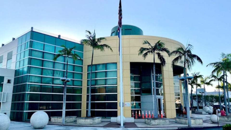 USCIS Now Sends Asylum Cases to Court Without Interviews for Some Cubans