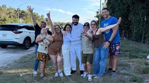 Cubano con I-220A Recobra Libertad Tras 80 Días de Detención de ICE