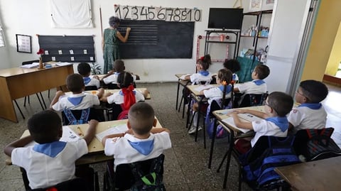 Cuba: School Hours Shifted Due to Extended Daylight Saving Time
