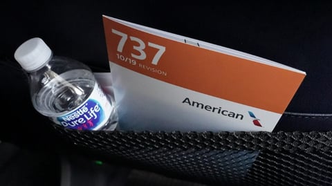 TSA considera permitir botellas de agua llenas en controles aeroportuarios