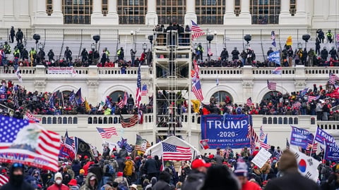 ¿Les Van a Dar Pisto a los que Asaltaron el Capitolio?