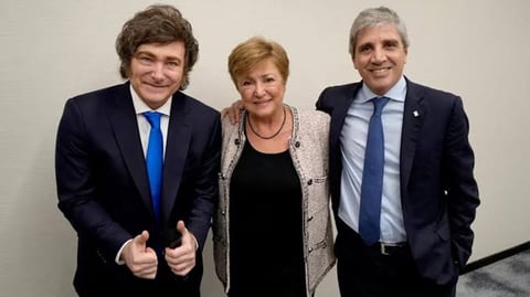El FMI da luz verde a las reformas de Milei: Argentina avanza, pero aún hay camino por recorrer