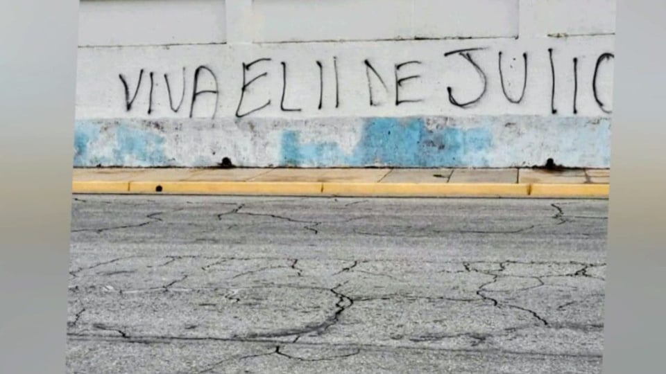 ¿Qué pasó en Cárdenas que amaneció 'caliente' y con mensajes? ¡Te lo cuento!