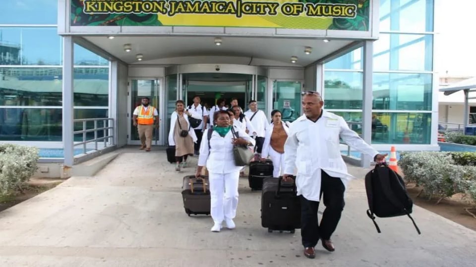 ¡Adiós, doctores! Jamaica se despide de las misiones médicas cubanas tras casi 50 años