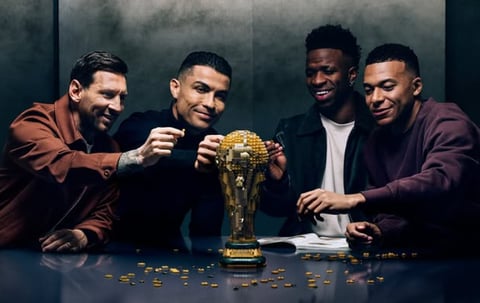 Messi, Cristiano, Mbappé y Vinícius Juntos en un Anuncio LEGO Viral