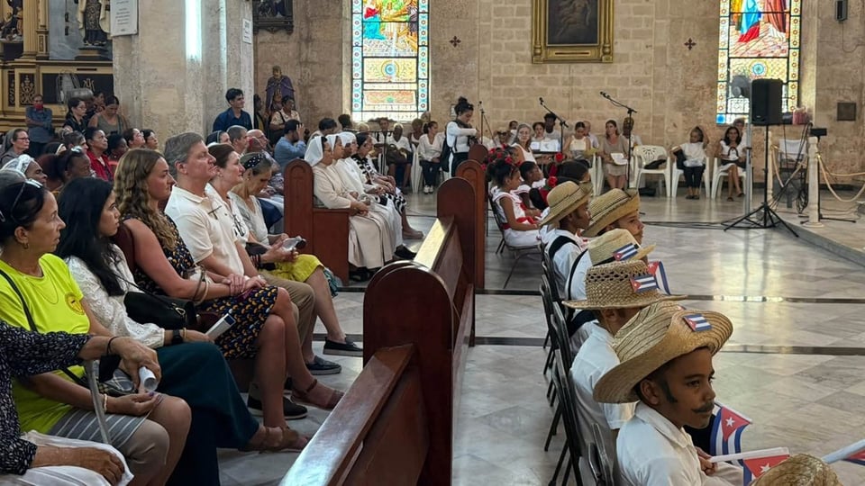 ¡Tremendo bochinche! Embajada de EE.UU. se une a la fiesta de Cachita en La Habana