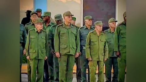 Cuba en la Cuerda Floja: Economista Ve el Fin del Régimen Antes de Mitad de Año