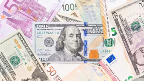 El dólar y el euro vuelven a subir en Cuba, generando preocupación