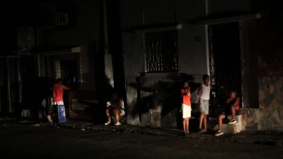 Cuba en Oscuridad: Apagones Masivos Siguen Paralizando el País