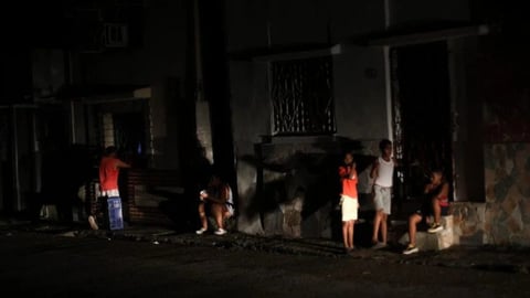 Cuba en Oscuridad: Apagones Masivos Siguen Paralizando el País