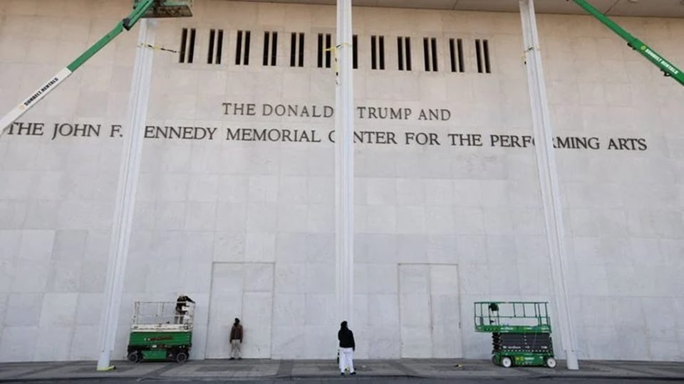 ¿Qué pasó con el nombre de Trump y el Kennedy Center? Juez pone orden