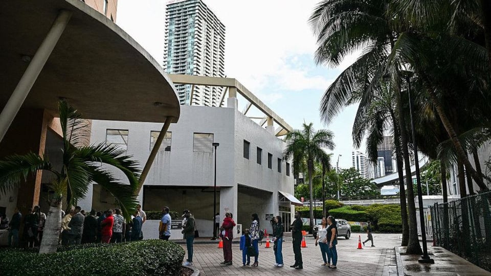 ¿Y ahora qué, mi gente? Juez frena a ICE en los tribunales y en Miami se hace un bochinche