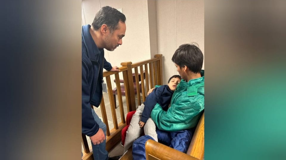 Niño de 5 Años Detenido por ICE en Texas Genera Ola de Protestas y Debate Migratorio