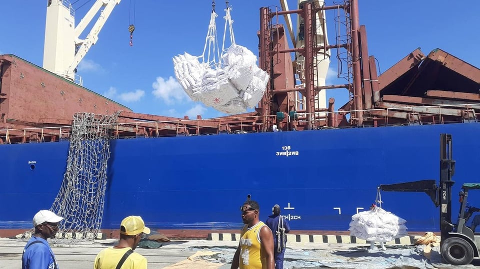 China Dona 15 Mil Toneladas de Arroz a Cuba para Aliviar Crisis