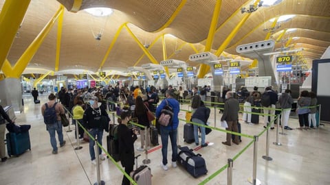 Pasaportes: El Detalle Clave que Podría Impedirte Viajar a España