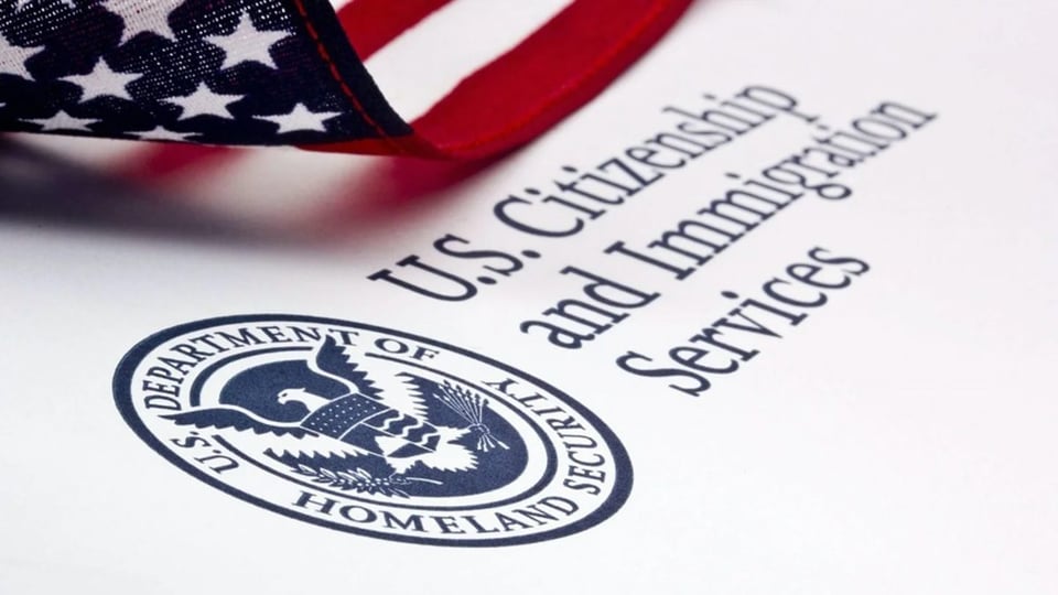 ¡Atención, 'green card'! EE.UU. lanza unidad para revisar y deportar residentes con bochinche incluido