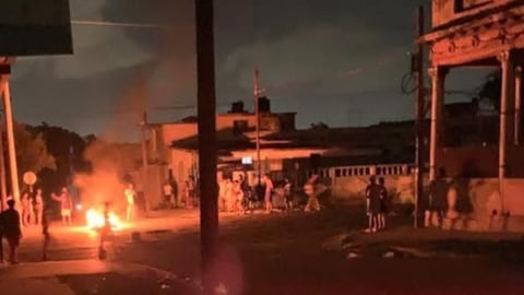 Apagones Desatan Protestas y Silencio Digital en La Habana