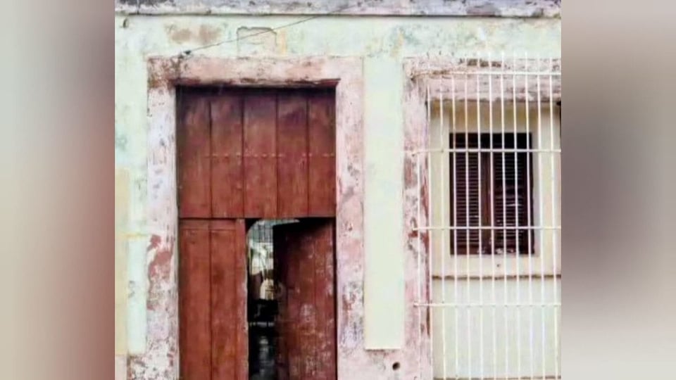 ¿Atracos en Casa de Maestras en Cárdenas? ¡Se Roban Hasta la Ropa!